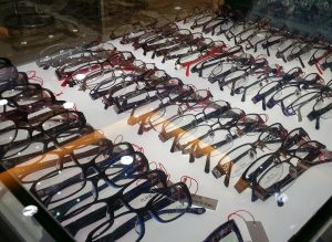 بانک موبایل فروشندگان و سازندگان عینک